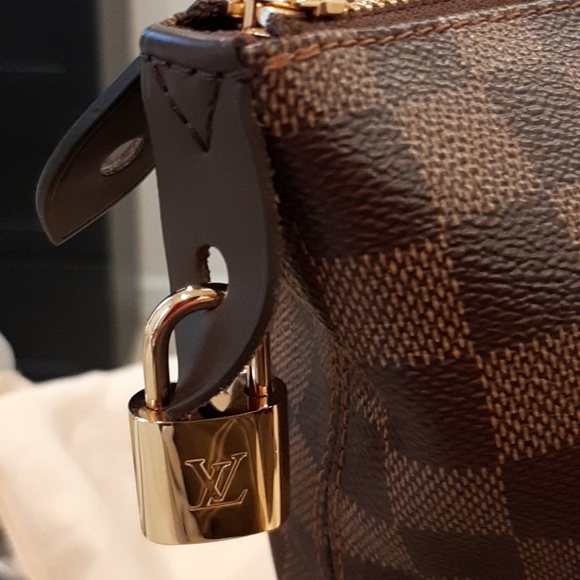 Authentic ๐ฅ๐ฅ๐ฅ MINT Louis Vuitton lena totes - Picture 3 of 14